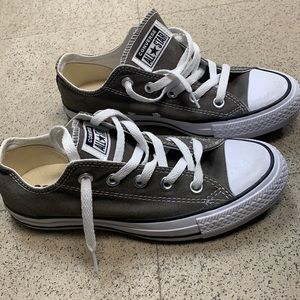Converse low shoes men’s 4/ women’s 6